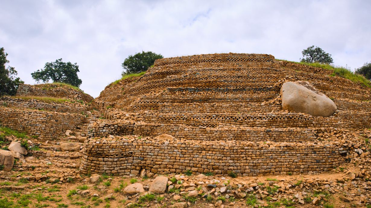 Khami Ruins: Echoes of an Ancient Kingdom